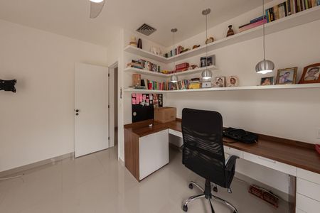 Casa à venda com 312m², 5 quartos e 3 vagas