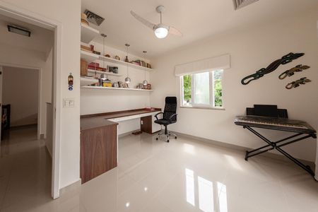 Casa à venda com 312m², 5 quartos e 3 vagas