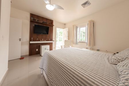 Casa à venda com 312m², 5 quartos e 3 vagas