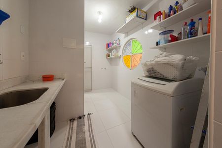 Casa à venda com 312m², 5 quartos e 3 vagas