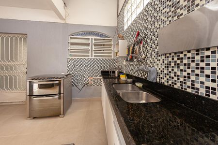 Casa à venda com 312m², 5 quartos e 3 vagas