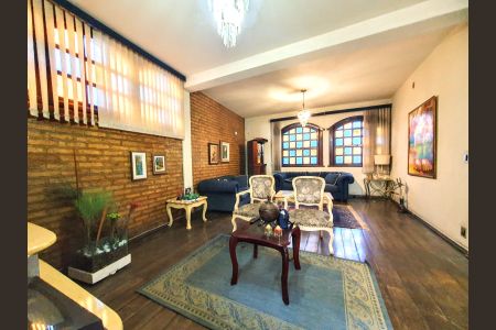 Casa à venda com 403m², 4 quartos e 2 vagasSala