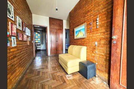 Casa à venda com 403m², 4 quartos e 2 vagasHall