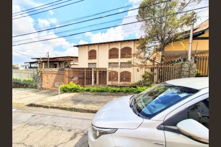 Casa à venda com 403m², 4 quartos e 2 vagasFachada