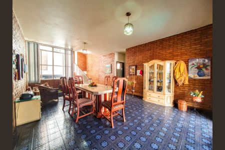 Casa à venda com 403m², 4 quartos e 2 vagasSala