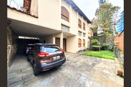 Casa à venda com 403m², 4 quartos e 2 vagasGaragem