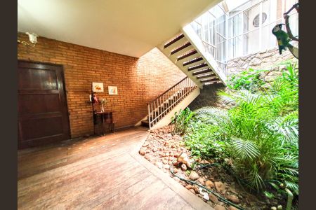 Casa à venda com 403m², 4 quartos e 2 vagasSala