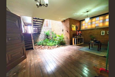 Casa à venda com 403m², 4 quartos e 2 vagasSala