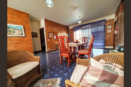 Casa à venda com 403m², 4 quartos e 2 vagasSala