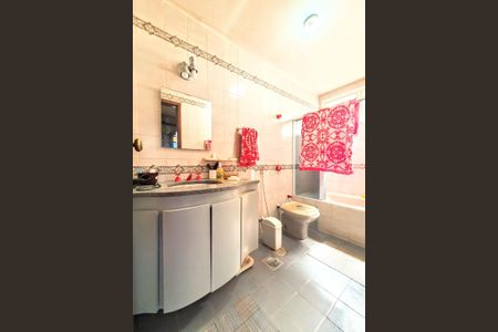 Casa à venda com 403m², 4 quartos e 2 vagasSuíte Banheiro