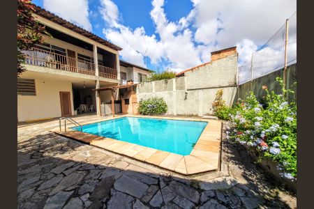 Casa à venda com 403m², 4 quartos e 2 vagasQuintal