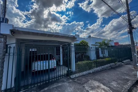 Casa à venda com 360m², 3 quartos e 3 vagasFachada