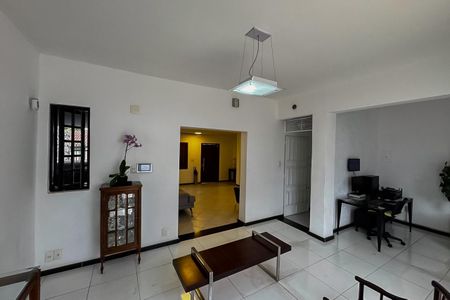 Casa à venda com 360m², 3 quartos e 3 vagasSala
