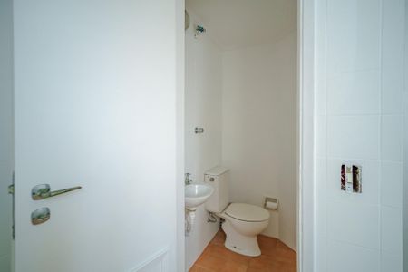 Apartamento à venda com 72m², 2 quartos e 1 vaga Apartamento à venda com 72m², 2 quartos e 1 vagaBanheiro de serviço