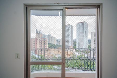 Apartamento à venda com 72m², 2 quartos e 1 vaga Apartamento à venda com 72m², 2 quartos e 1 vagaVaranda