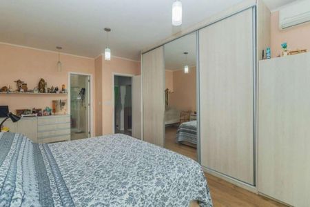 Casa para alugar com 330m², 4 quartos e 2 vagas Casa para alugar com 330m², 4 quartos e 2 vagasQuarto