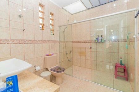 Casa para alugar com 330m², 4 quartos e 2 vagas Casa para alugar com 330m², 4 quartos e 2 vagasBanheiro