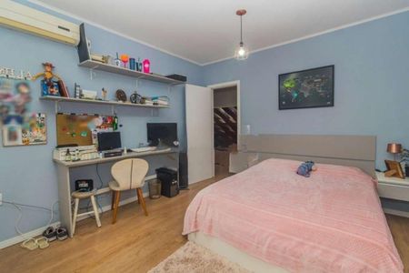 Casa para alugar com 330m², 4 quartos e 2 vagas Casa para alugar com 330m², 4 quartos e 2 vagasQuarto