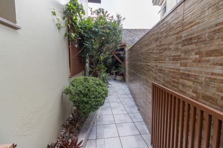 Casa à venda com 410m², 4 quartos e 6 vagas Casa à venda com 410m², 4 quartos e 6 vagasÁrea comum