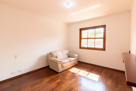 Casa à venda com 410m², 4 quartos e 6 vagas Casa à venda com 410m², 4 quartos e 6 vagasQuarto 4