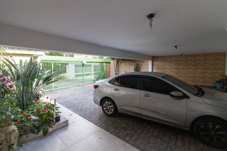 Casa à venda com 410m², 4 quartos e 6 vagas Casa à venda com 410m², 4 quartos e 6 vagasÁrea comum
