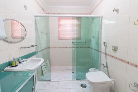 Casa à venda com 410m², 4 quartos e 6 vagas Casa à venda com 410m², 4 quartos e 6 vagasBanheiro