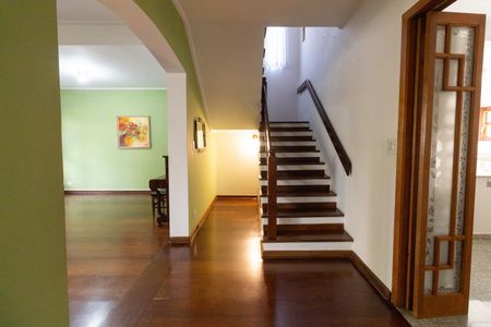 Casa à venda com 410m², 4 quartos e 6 vagas Casa à venda com 410m², 4 quartos e 6 vagasSala