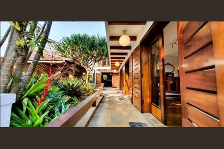 Casa à venda com 800m², 5 quartos e 4 vagasFoto 03