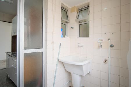 Apartamento à venda com 72m², 3 quartos e 1 vagaÁrea de Serviço