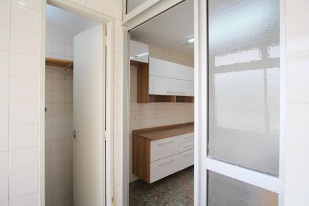 Apartamento à venda com 72m², 3 quartos e 1 vagaÁrea de Serviço