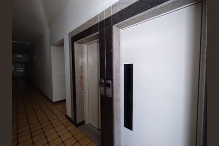 Apartamento para alugar com 88m², 2 quartos e sem vagaElevador