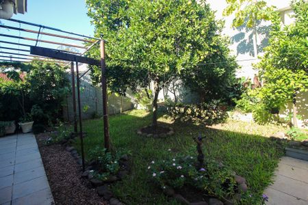 Casa à venda com 220m², 4 quartos e 2 vagasQuintal