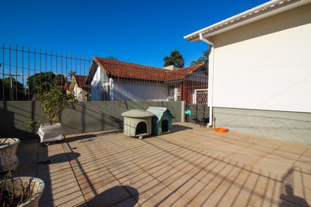 Casa à venda com 220m², 4 quartos e 2 vagasTerraço