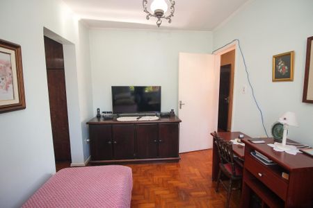 Casa à venda com 220m², 4 quartos e 2 vagas Suíte