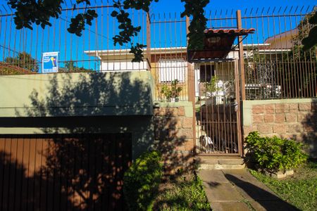 Casa à venda com 220m², 4 quartos e 2 vagasFachada