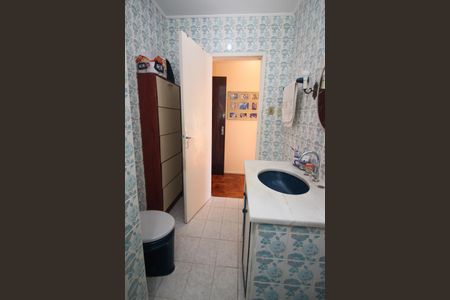 Casa à venda com 220m², 4 quartos e 2 vagasBanheiro 1