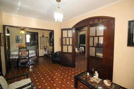 Casa à venda com 220m², 4 quartos e 2 vagasSala
