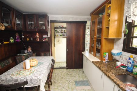 Casa à venda com 220m², 4 quartos e 2 vagasCozinha