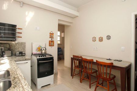 Casa à venda com 300m², 5 quartos e 5 vagasCozinha