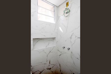 Casa à venda com 300m², 5 quartos e 5 vagasBanheiro Quarto 1 Suíte