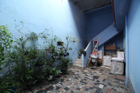 Casa à venda com 138m², 2 quartos e 1 vagaFundos