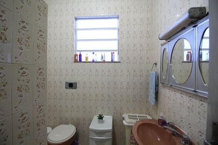 Casa à venda com 138m², 2 quartos e 1 vagaBanheiro Social