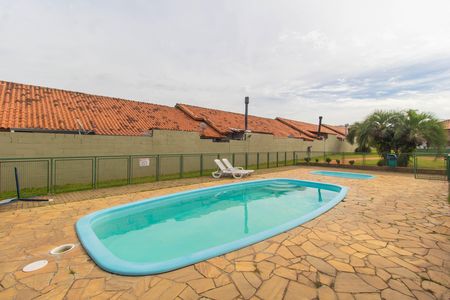 Casa de condomínio para alugar com 55m², 2 quartos e 2 vagas Casa de condomínio para alugar com 55m², 2 quartos e 2 vagasÁrea comum - Piscina