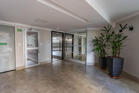 Apartamento à venda com 62m², 2 quartos e 1 vaga Apartamento à venda com 62m², 2 quartos e 1 vagaHall social