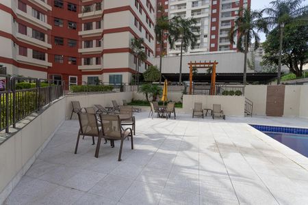 Apartamento à venda com 62m², 2 quartos e 1 vaga Apartamento à venda com 62m², 2 quartos e 1 vagaÁrea comum - Piscina