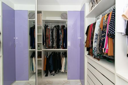 Apartamento à venda com 124m², 2 quartos e 2 vagasCloset da suíte