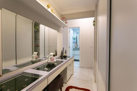 Apartamento à venda com 124m², 2 quartos e 2 vagasSuíte