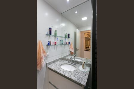 Apartamento à venda com 124m², 2 quartos e 2 vagasBanheiro da Suíte