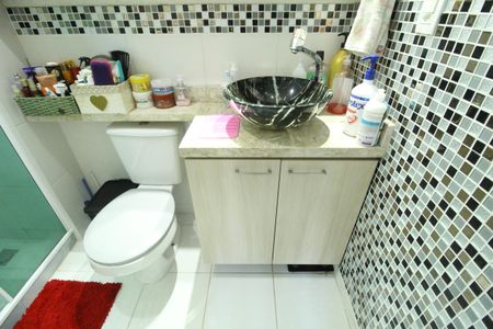 Apartamento à venda com 86m², 4 quartos e 2 vagasBanheiro da suíte