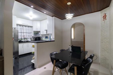 Casa à venda com 130m², 2 quartos e 3 vagas Casa à venda com 130m², 2 quartos e 3 vagasSala de Jantar